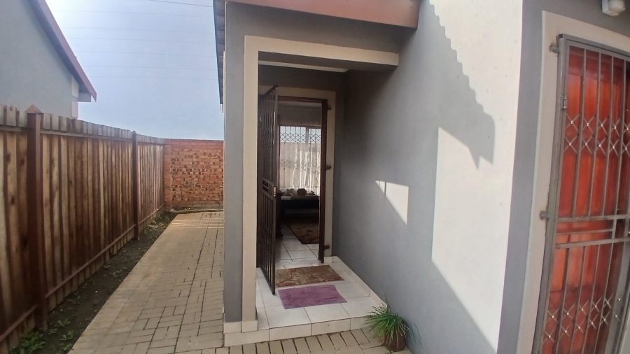 To Let 3 Bedroom Property for Rent in Mandela View Free State